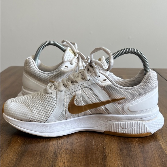 Nike Run Swift 2 White and Gold Athletic Shoes CU3528-010 Women’s Size 7.5 - Picture 8 of 14